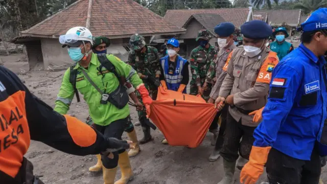 انڈونیشیا آتش فشاں