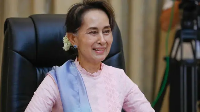 ဒေါ်အောင်ဆန်းစုကြည်ဟာ ဇွန် ၁၉ ရက်မှာ ၇၅ နှစ်ပြည့်မှာ ဖြစ်ပါတယ်။