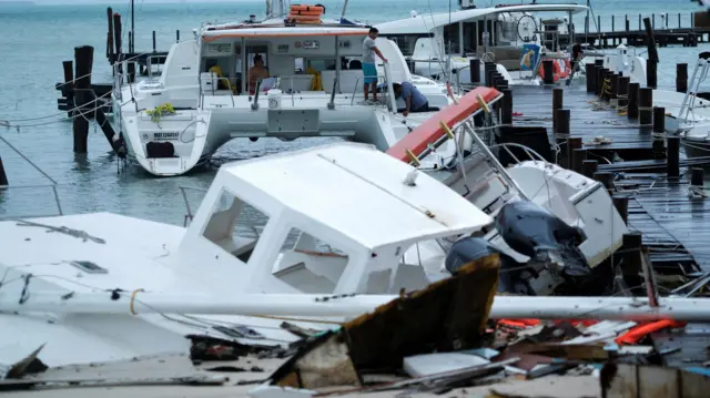 Imagem mostra os danos causados ​​pela tempestade tropical Helene em Puerto Juarez, Cancún, México, em 25 de setembro de 2024.