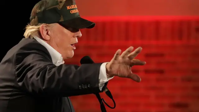 Дональд Трамп на предвыборном митинге во Флориде