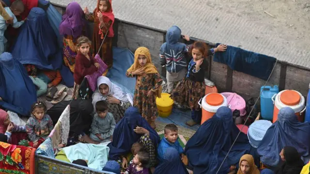 مهاجران اخراجی از پاکستان