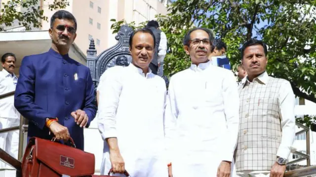 अजित पवार, उद्धव ठाकरे