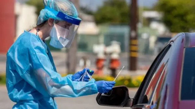 إجراء اختبار كورونا