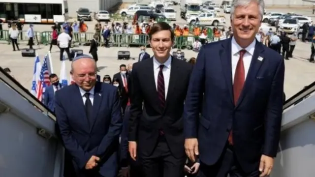 তেল আবিবে বিমানে উঠছেন ইসরায়েলি এবং মার্কিন কর্মকর্তারা