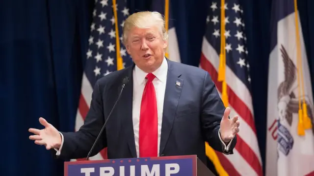 Donald Trump discura no Iowa