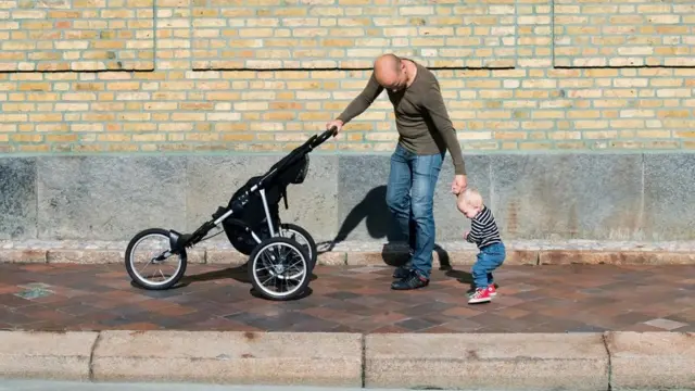 отац, очеви, тате, породица, породиљско одсуство