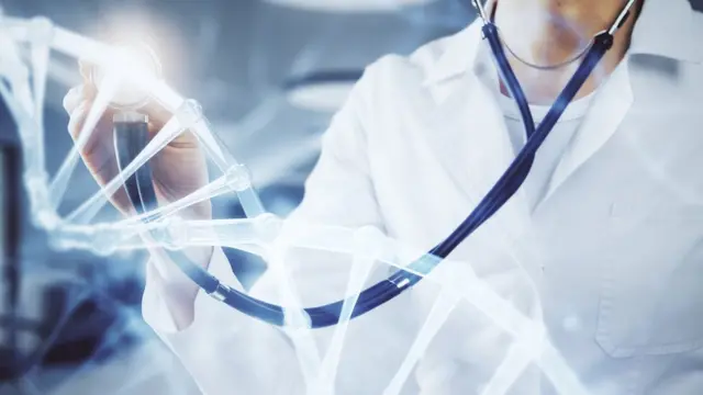 கொரோனாவுக்கான மருந்தைச் செயற்கை நுண்ணறிவு முதலில் கண்டுபிடிக்குமா?