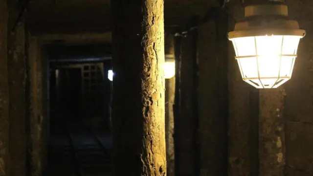 استغل السوفيت العمال التشيكيين في العمل بالسخرة لاستخراج خام اليورانيوم من المناجم