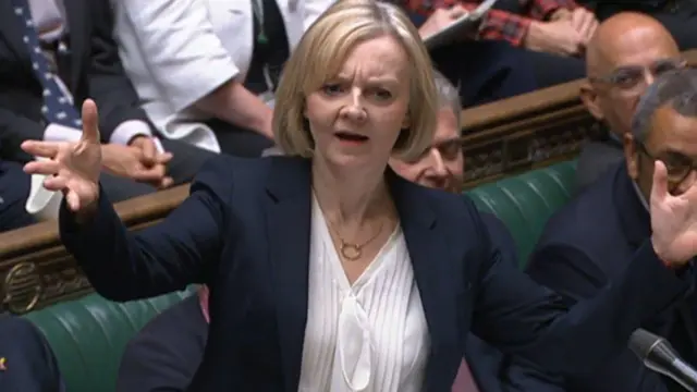 Minisitiri w'intebe w'Ubwongereza Liz Truss abazwa ibibazo n'abadepite ari mu nteko ishingamategeko