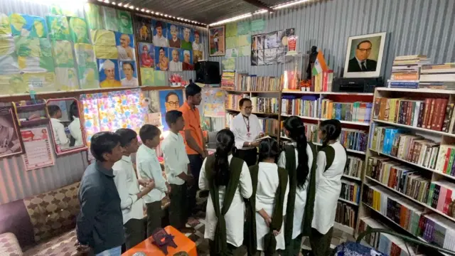 विद्यार्थ्यांनी दिली स्टडी बंकरला भेट