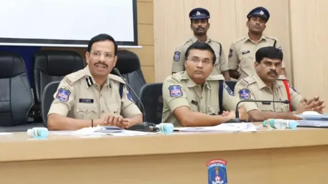 పోలీసులు