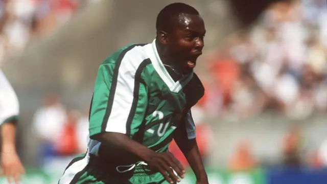 Aworan Victor Ikpeba