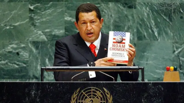 توصیه چاوز باعث شد کتاب چامسکی به رتبه اول فهرست پرفروشترین کتابهای آمازون برسد