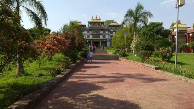 జిరాంగ్‌లో బౌద్ధ ఆశ్రమం