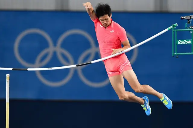 荻田選手は当初、一部報道にショックを受けた様子だった（写真は13日に行われた競技で跳躍する荻田選手）