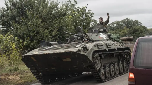 A Ukrainian tank advancing