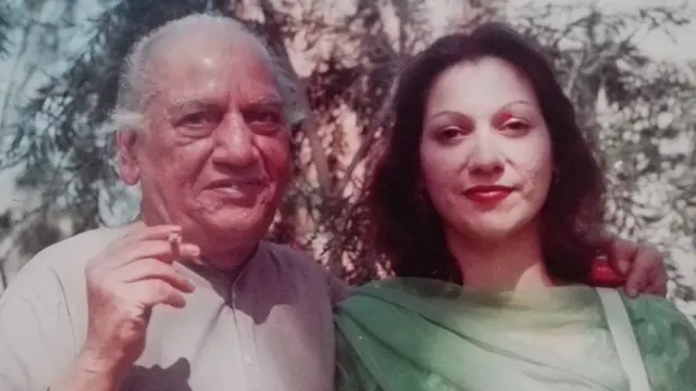 મોનીઝા હાશમી અને ફૈઝ અહેમદ ફૈઝ