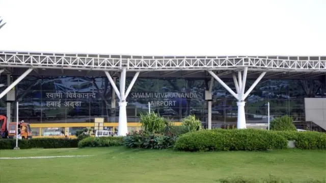 விமான நிலையம்