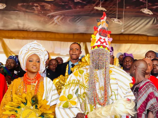Alaafin Owoade ati olori rẹ, Ayaba Abiwumi Owoade