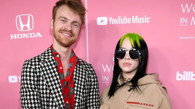 Billie Eilish e seu irmão Finneas O'Connell