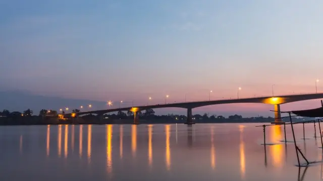 สะพานมิตรภาพข้ามแม่น้ำโขง เชื่อมหนองคาย-เวียงจันทน์ แห่งที่ 1