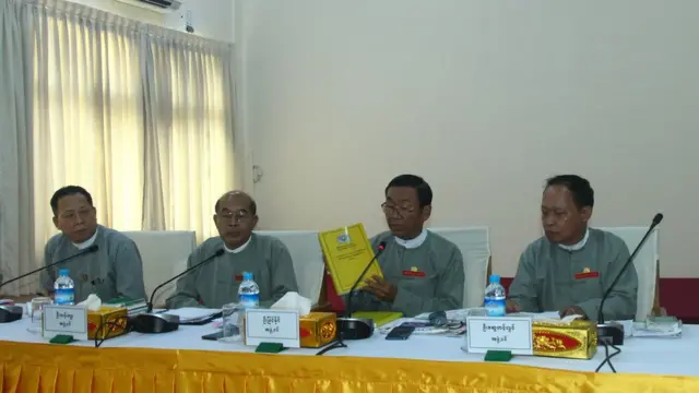 ရွေးကောက်ပွဲ ကော်မရှင်ရဲ့ ရှင်းလင်းပွဲ တစ်ခုကို တွေ့ရစဉ်