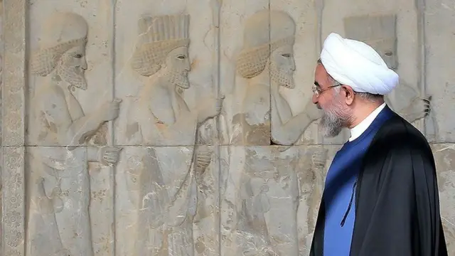 حسن روحانی هم به تخت جمشید رفته بود