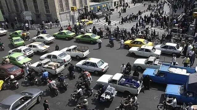 در مصوبه دیگری مقرر شده بود که به ازای شماره گذاری هر موتور انژکتوری یک موتور کاربراتوری اسقاط شود و پلیس موظف شده بود که جلوی تردد موتورسیکلت‌های فرسوده را بگیرد که این هم هنوز عملی نشده است.