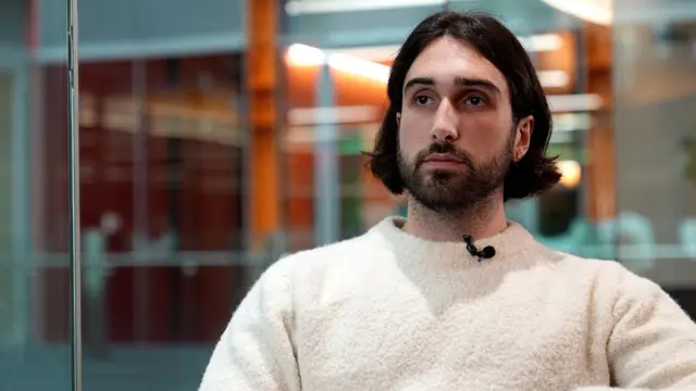 Ejdan Gomez, jedan od tvoraca tehnologije ize četbotova kaže da su pretnje od Ai „vrsta naučne fantastike"