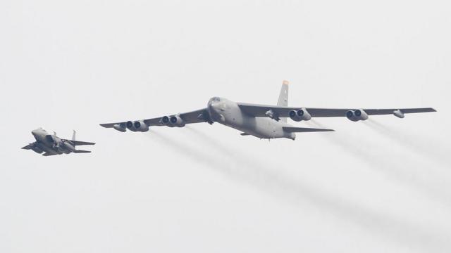美国上月据报派出了B-52轰炸机在南海附近作训练