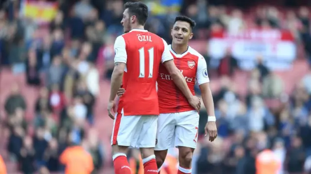 أليكسيس صانشيز ومسعوج أوزيل