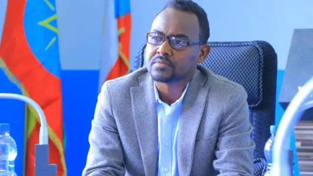 Wasiirka Wasaaradda Warfaafinta Dowlad Deegaanka Soomaaliya Itoobiya Cali Badal