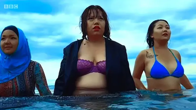 కిర్గిస్థాన్ సింగర్ జెరె అసిల్‌బెక్‌