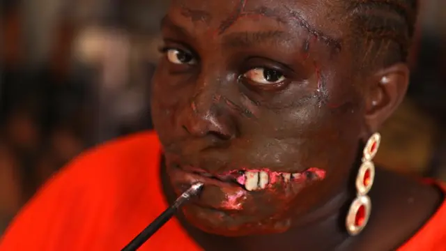 Hakeem Onllogbo wife