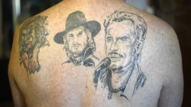 Si il n'est pas le premier rockeur français, Johnny Hallyday est celui qui a popularisé ce style musical en France.