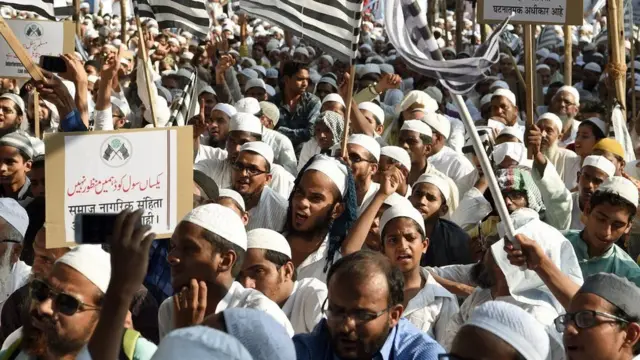 পার্সোনাল ল-তে হস্তক্ষেপের বিরুদ্ধে ভারতের মুম্বাইতে মুসলিমদের বিক্ষোভ সমাবেশ (ফাইল চিত্র)