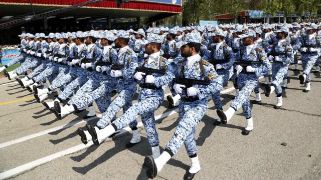 Парад на честь дня збройних сил Ірану