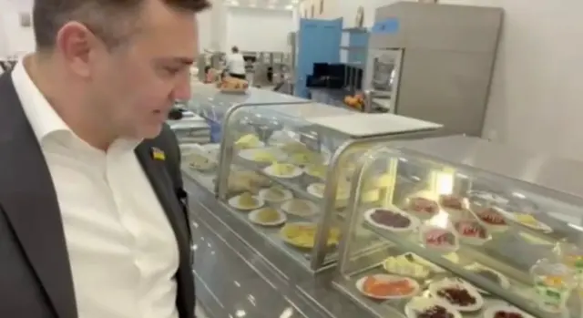 Нардеп Микола Тищенко того ж дня показав, як виглядає їдальня в українському парламенті 