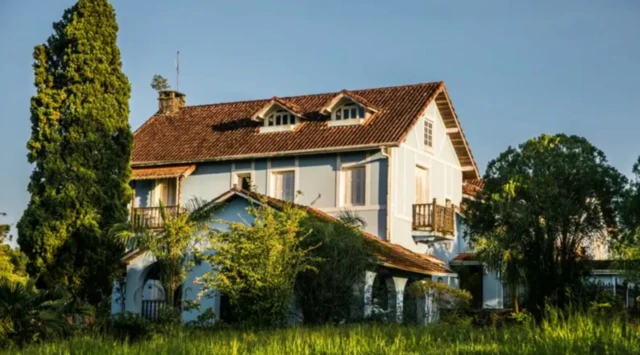 Casarãomeio a paisagem rural