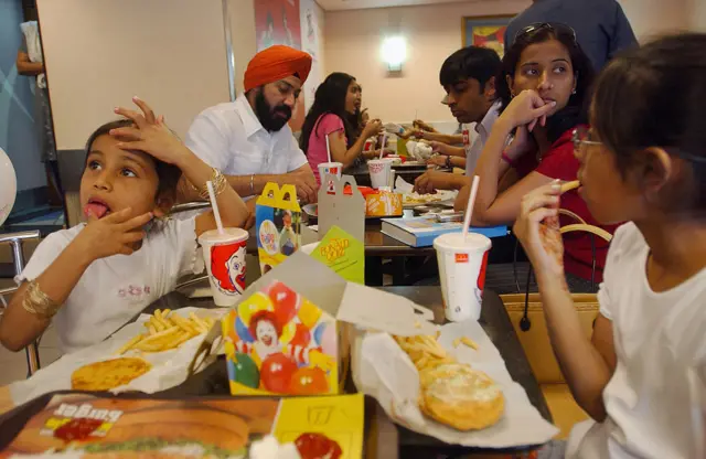 ভারতে ম্যাকডোনাল্ডসের বার্গার থেকেও টমেটো উধাও