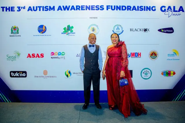 (Kulia)Hilda Nkabe na Mwanae Lukiza (kushoto)