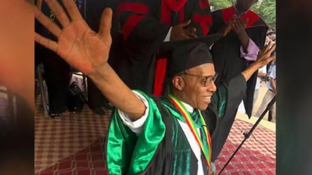 Alii Birraa wayita Yuuniversitii Dirree Dhawaa irraa doktireetii kabajaa fudhatu haala kanaan gammachuusaa ibse, Adoolessa 2019