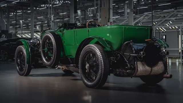 قدرت موتور ۲۰۵ اسب بخار است که پنج اسب بخار از مدل اصلی قویتر است