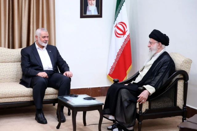 हनिया 30 जुलाई को ईरान के सुप्रीम लीडर के साथ