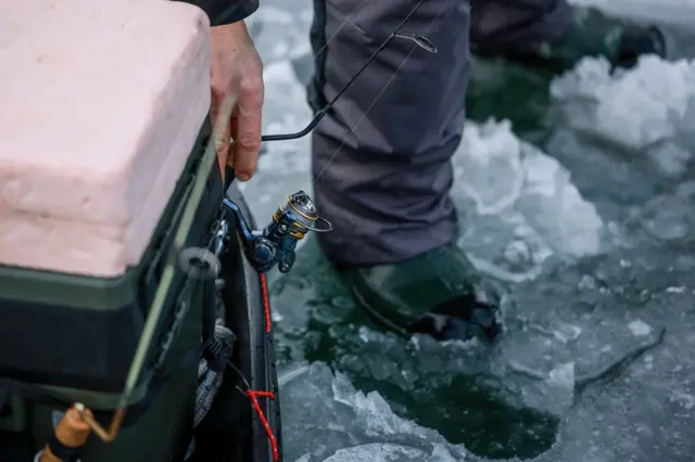 pecanje u poljskoj, pecanje u ledu u poljskoj