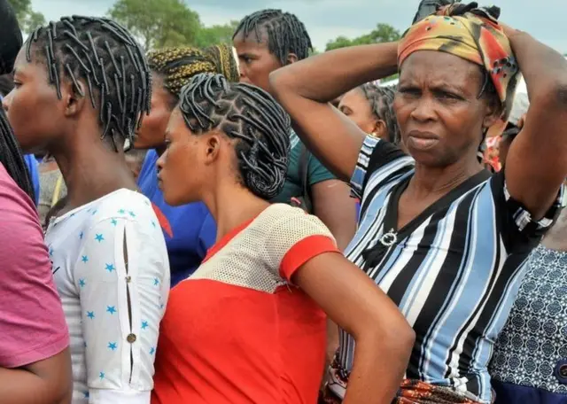 Femmes de Bamenda en deuil