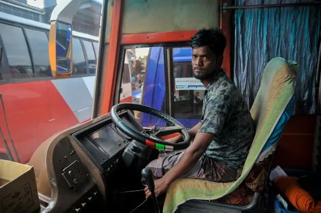  মহাসড়কে চলার উপযোগী যানগুলোর চালক নিয়োগ পদ্ধতি বেশ ক্রুটিপূর্ণ