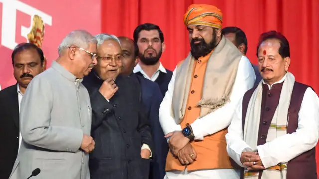 भाषण के अलावा कद काठी में भी सम्राट चौधरी बिहार में बीजेपी के बाक़ी नेताओं पर भारी पड़ते हैं.