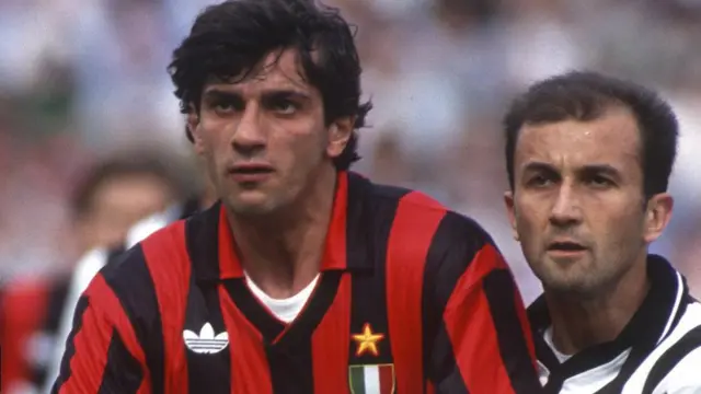 لنتینی در زمان خودش گرانترین بازیکن تاریخ فوتبال شد. قبل از او جانلوکا ویالی و بعد از او رونالدوی برزیلی این رکورد را داشتند