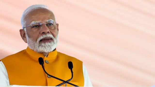 नरेंद्र मोदी